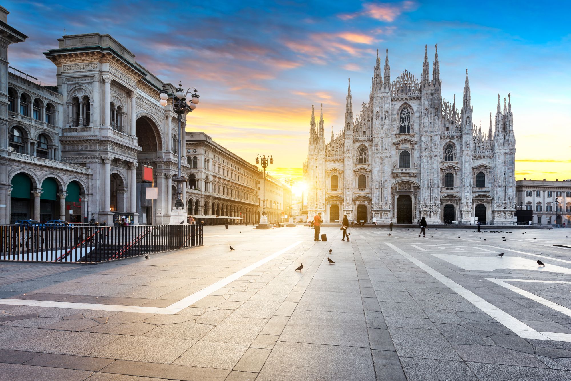 20220119115535-piazza-del-duomo-all-alba-milano-lombardia-shutterstock-1161075943-rid-1